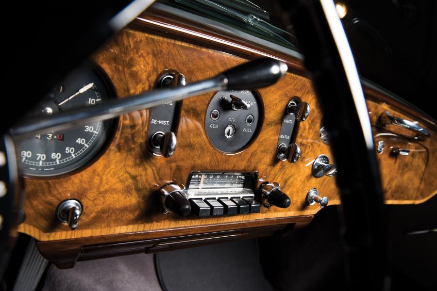 Панель приборов Bentley S1 Continental Drophead Coupe by Park Ward 1955 года  (фото 34 из 34)